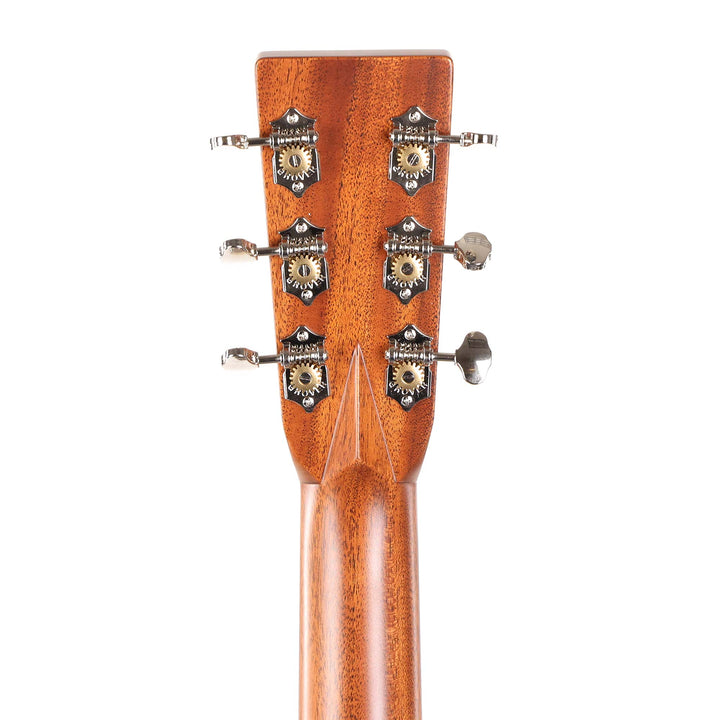 Martin Standard Series 000-28 Acoustic Natural